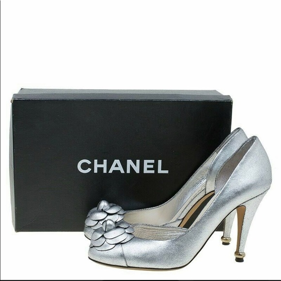 CHANEL Shoes - 💍CHANEL CHAUS OUVERTES SILVER HEELS💍